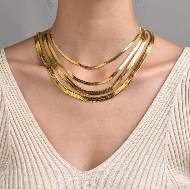 Herringbone pattern 3mm gold necklace chain