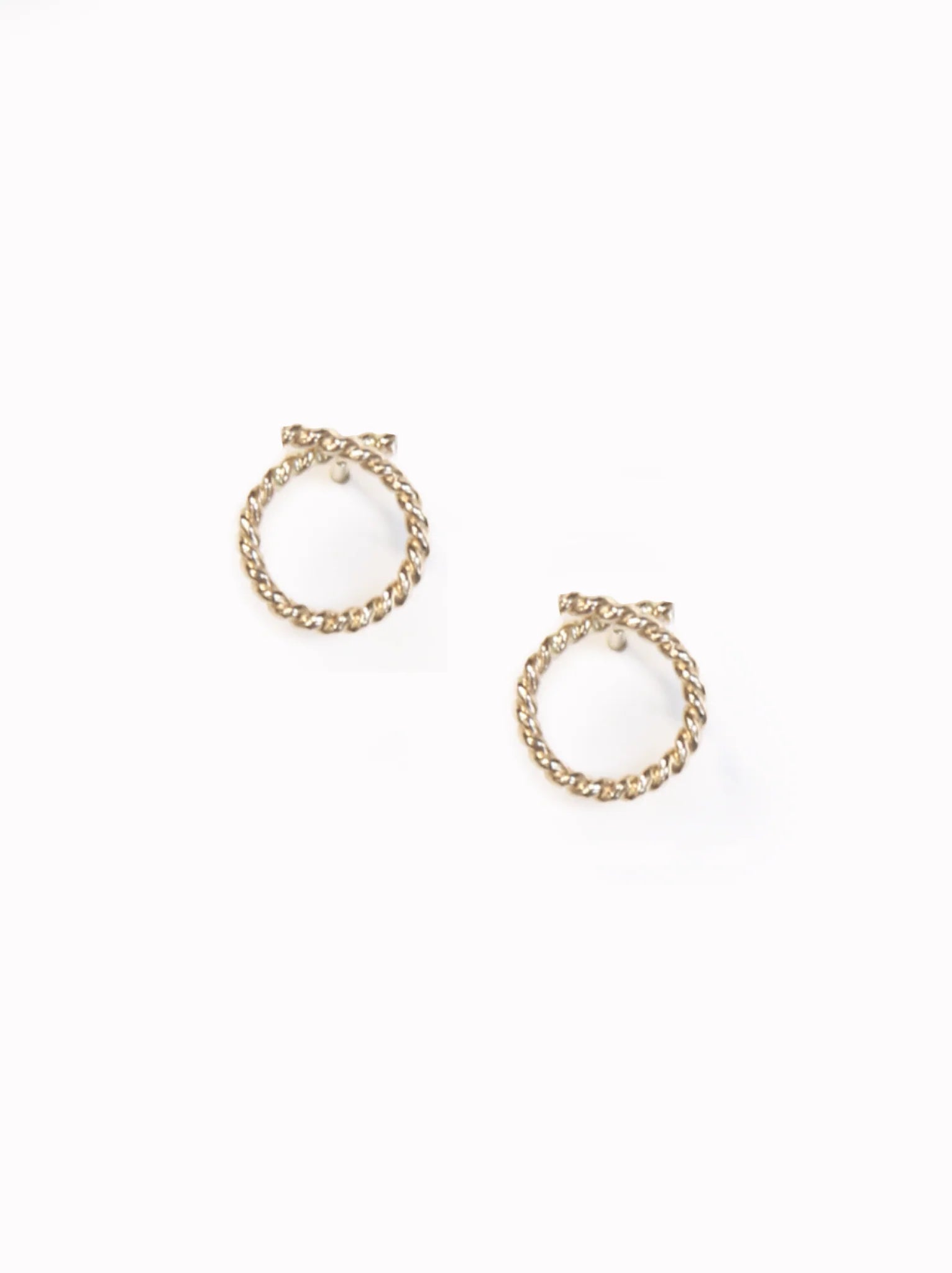 Lasso style gold studded earring